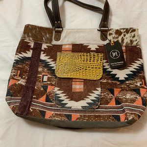 HOPOFLY TOTE BAG NWT COW HIDE ON TOP